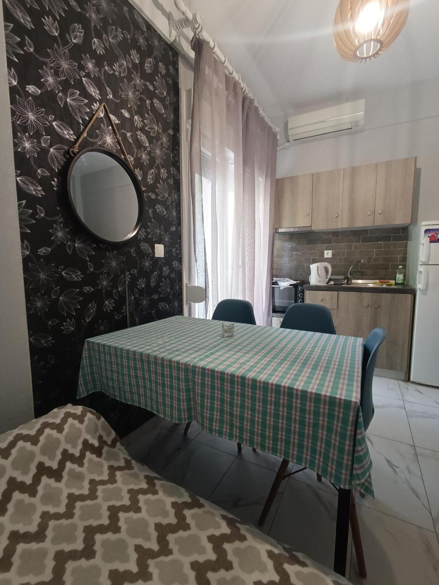Deluxe Seaside Apartment Konstantinidis 네아 포티데아 외부 사진